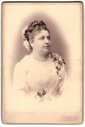 Fotografie Dr. Szekely, Wien, Anna Kratz, Schauspielerin an der Hofburg