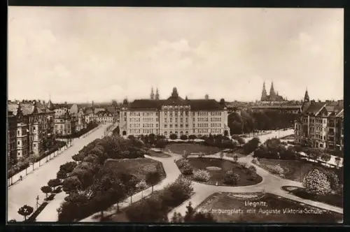 AK Liegnitz, Hindenburgplatz mit Auguste Victoria Schule