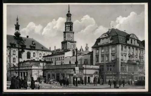 AK Posen-Poznan, Menschen vor dem Rathaus