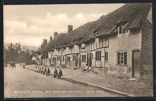 AK Wendover, Old Thatched Cottages, Tring Road