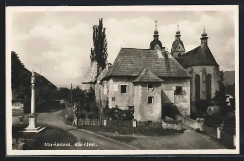 AK Mariasaal, Ortspartie mit Denkmal