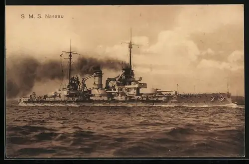 AK S. M. S. Kriegsschiff Nassau in voller Fahrt