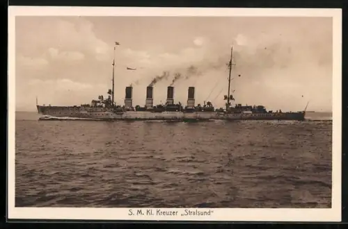 AK S.M. Kleiner Kreuzer Stralsund in Fahrt, Kriegsschiff