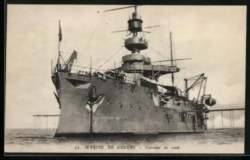 AK Kriegsschiff Cuirassé en rade