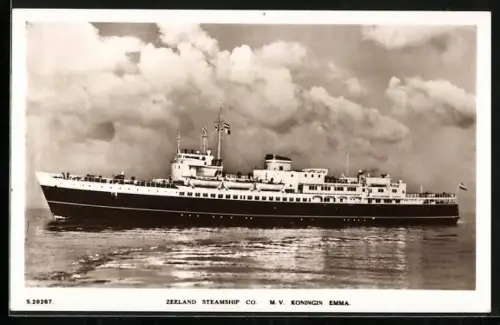 AK M.V. Koningin Emma auf hoher See, Passagierschiff