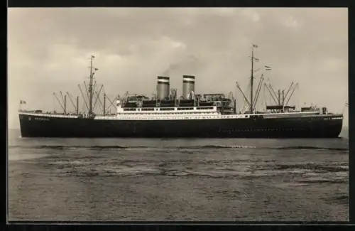 AK Passagierschiff Hamburg in Fahrt