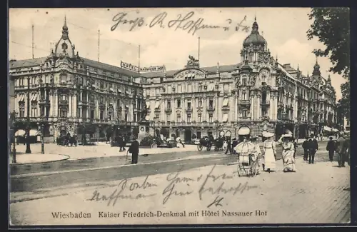 AK Wiesbaden, Kaiser Friedrich-Denkmal, Hotel Nassauer Hof