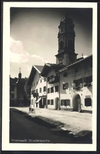 AK Mittenwald, Partie im Ortskern mit Blick zur Kirche
