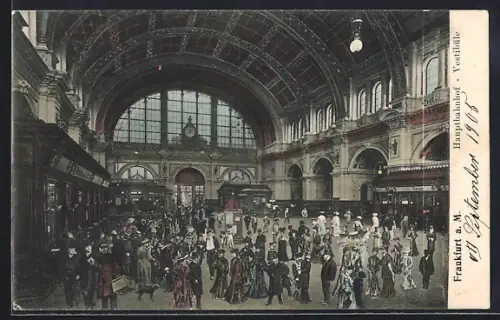 AK Frankfurt a. M., Hauptbahnhof, Vestibül mit Reisenden, Eingang mit Uhr