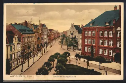 AK Wittenberge /Pdm., Johannes Rungestrasse mit Bäumen