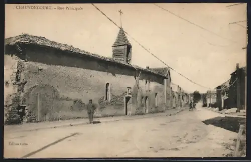 AK Chauvoncourt, Rue Principale avec bâtiments anciens et habitants