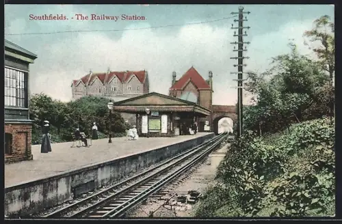 AK Southfields, The Railway Station, Bahnhof