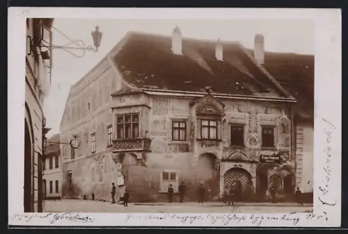 Foto-AK Eggenburg /NÖ, Schuhmacher Franz Wagerer, Passanten