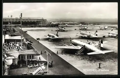 AK Amsterdam, Schiphol, Platform