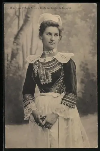 AK Bretagne, Jeune Fille de Scaer, Etude des Coiffes de Bretagne