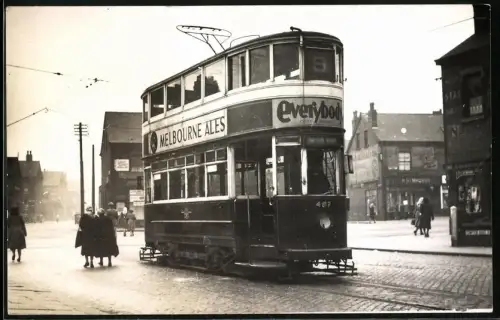 Fotografie R. B. Parr, englische Strassenbahn der Leeds City Transport, Linie 9, Fahrtziel Compton Road