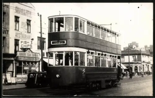 Fotografie englische Doppeldecker Strassenbahn, Fahrtziel: Leigh-on-Sea