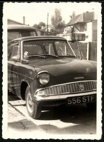 Fotografie Auto Ford Anglia, Kennzeichen: 556 STF