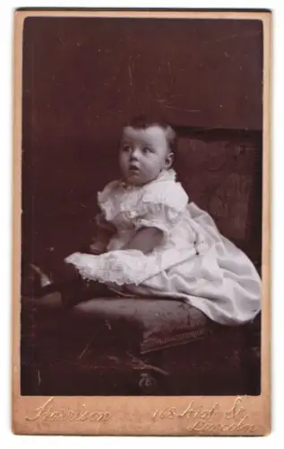 Fotografie Harrison, Lincoln, High St 168, Porträt eines Kleinkindes