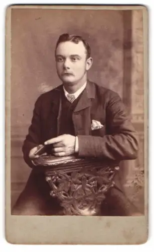 Fotografie R. Slingsby, Lincoln, High Street 168, Porträt eines jungen Mannes