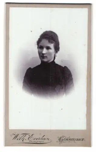 Fotografie Wilh. Everhan, Gummersbach, Porträt einer Frau