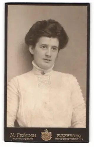 Fotografie M. Frölich, Flensburg, Norderhofenden 9, Porträt einer Dame