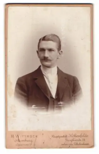 Fotografie H. Wittrock, Hamburg, Speersort 5, Porträt eines eleganten Herrn