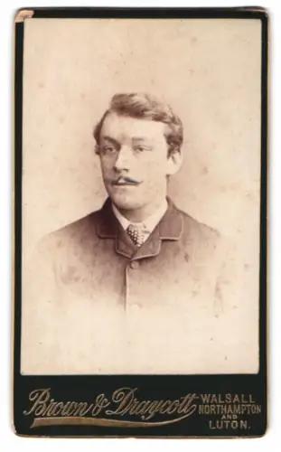Fotografie Brown & Draycott, Northampton, Porträt eines Herren