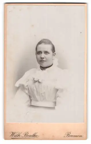 Fotografie Wilh. Beulke, Bremen, Steffensweg 24, Porträt einer Dame