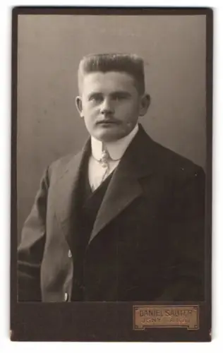 Fotografie Daniel Sauter, Isny im Allgäu, Porträt eines jungen Mannes