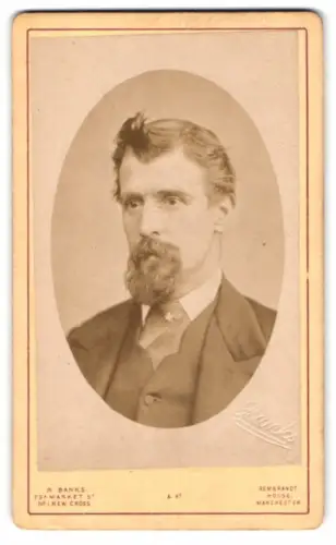 Fotografie R. Banks, Manchester, Market Street 73A, Porträt eines Mannes mit Bart