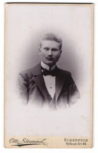 Fotografie Otto Stremmel, Elberfeld, Hofauer-Str. 80, Porträt eines eleganten Herrn