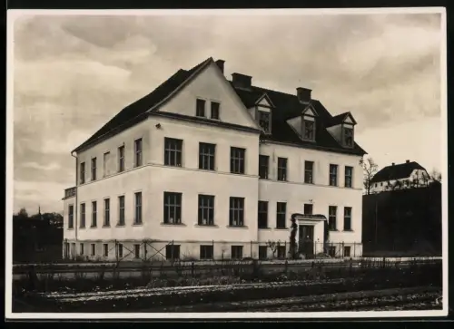 Fotografie unbekannter Fotograf, Ansicht Garsten, Blick auf das Kinderheim