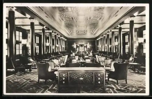 AK Passagierschiff Europa, Gesellschaftshalle I. Klasse, Innenansicht