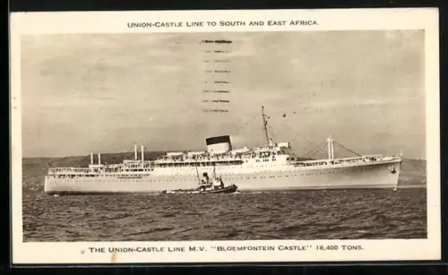 AK Passagierschiff M. V. Bloemfontein Castle mit Schlepper