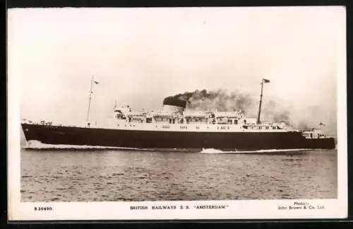 AK British Railways, das Passagierschiff S. S. Amsterdam unterwegs auf See