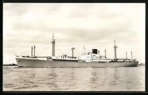 AK Handelsschiff MS Wonosobo auf See