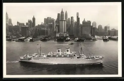 AK Passagierschiff MS Gripsholm den Hafen verlassend
