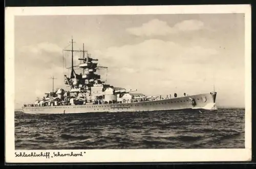 AK Schlachtschiff Scharnhorst in voller Fahrt, Kriegsmarine