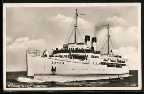 AK Hochseefährschiff Schwerin auf See