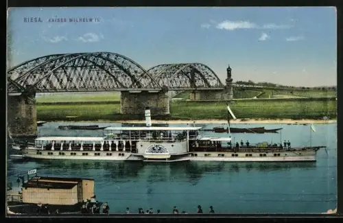 AK Riesa, Elbedampfer Kaiser Wilhelm II. passiert eine Brücke