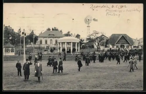 AK Freiberg, Erzgebirgs-Ausstellung 1912, Karte No. 5, Menschen auf der Wiese