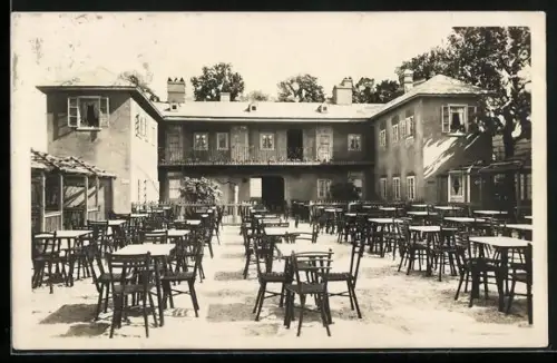 AK Wien, Restaurant der Wiener Molkerei, Schubertgarten in der Ausstellung Frau und Kind 1928, Messepalast