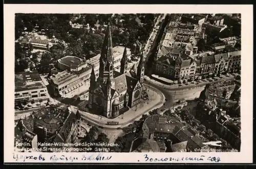 AK Berlin-Charlottenburg, Fliegeraufnahme der Kaiser-Wilhelm-Gedächtniskirche, Budapester Strasse, Zoologischer Garten