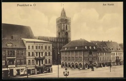 AK Frankfurt a. O., Geschäfte und Kirche am Markt