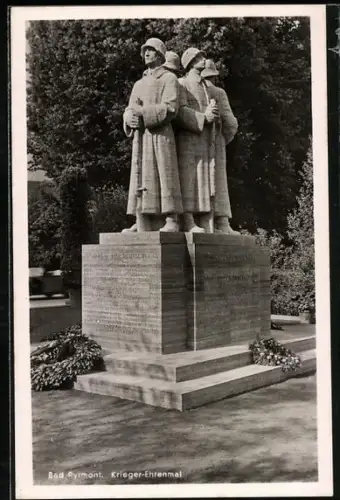 AK Bad Pyrmont, Krieger-Ehrenmal im Park