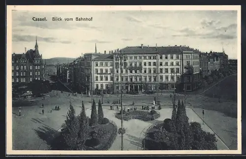 AK Kassel, Blick vom Bahnhof mit Hotel Nordischer Hof und Geschäften