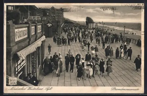 AK Westerland / Sylt, Sommergäste auf der Strandpromenade