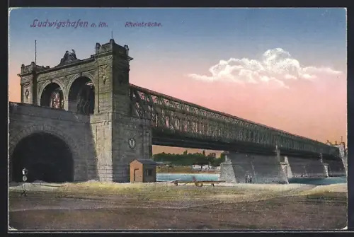 AK Ludwigshafen / Rh., Partie an der Rheinbrücke