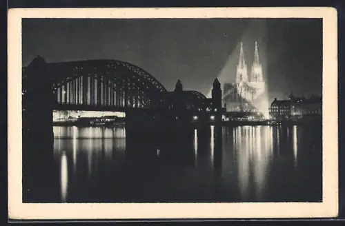 AK Köln, Ausstellung Pressa 1928, Panorama mit Kölner Dom bei Nacht, Stadtbeleuchtung